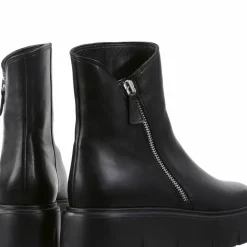 Clearance Travis Women Booties