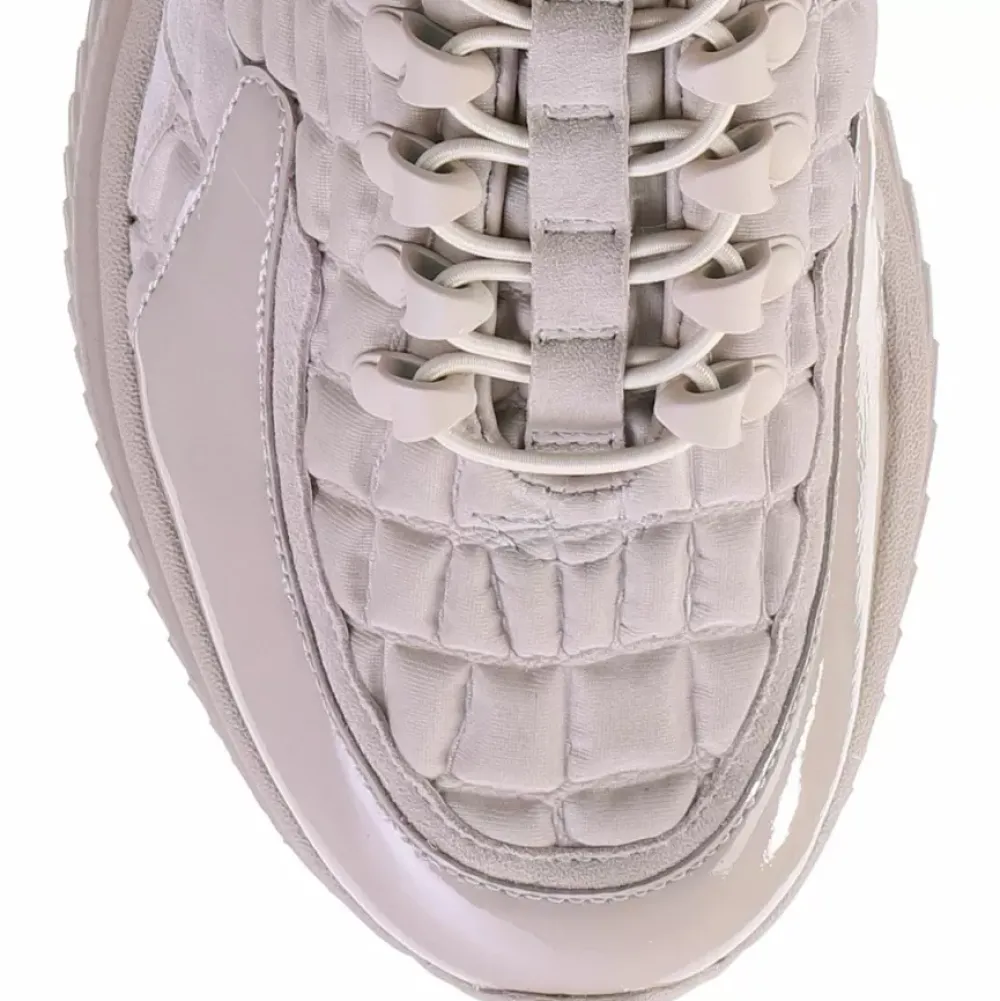 Discount Zac Women Sneakers